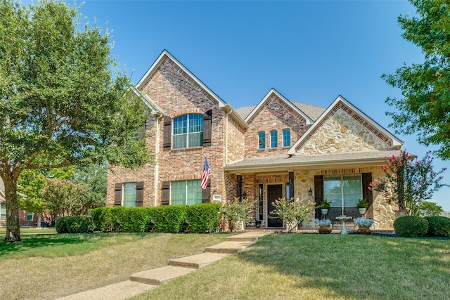 view of front of house featuring a front yard