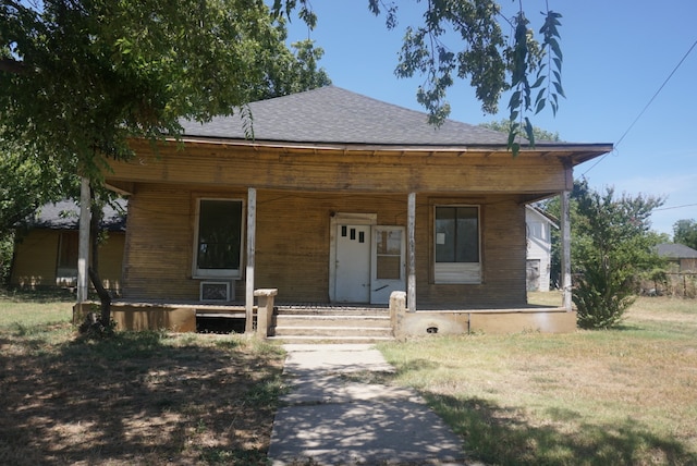 view of front facade featuring covered porch