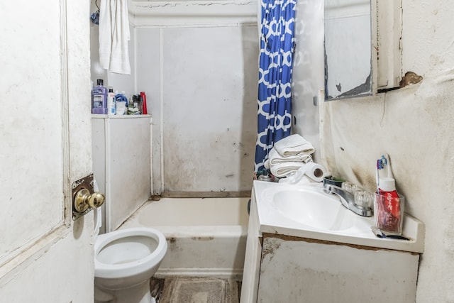 full bathroom featuring shower / bath combo, toilet, and vanity