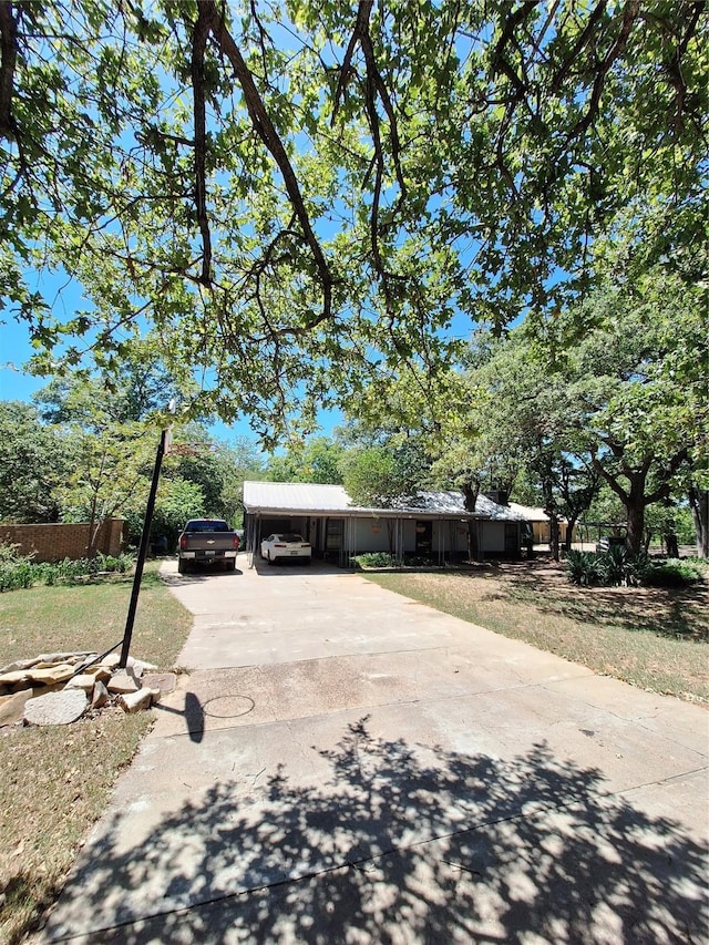 view of front of property