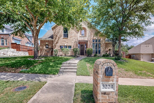 view of front of house featuring a front yard