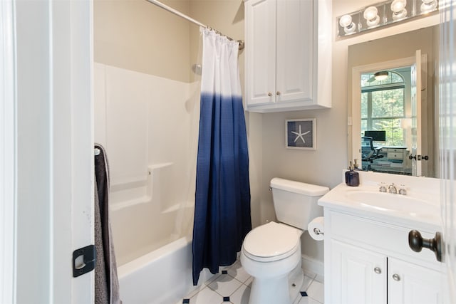 full bathroom with vanity, toilet, and shower / tub combo