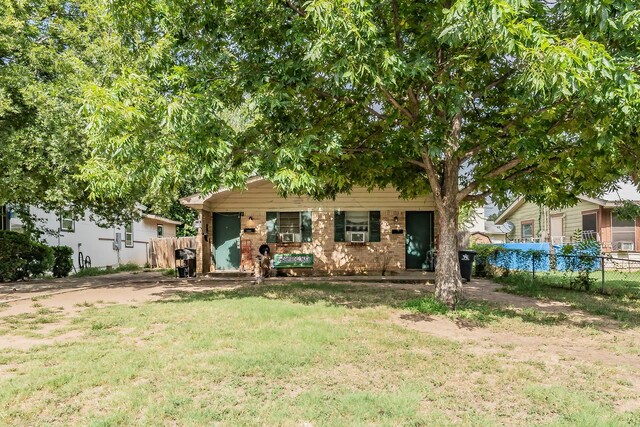 view of front of house with a front yard