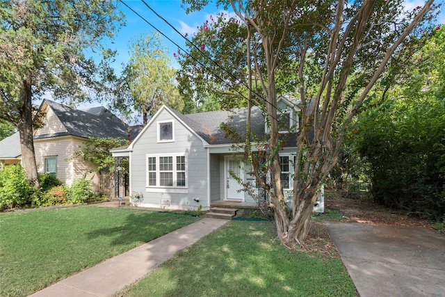 view of front of house with a front yard