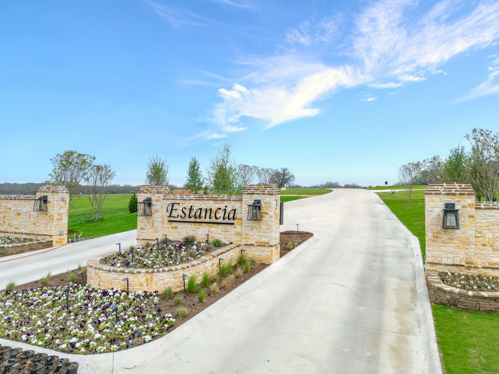 view of community / neighborhood sign