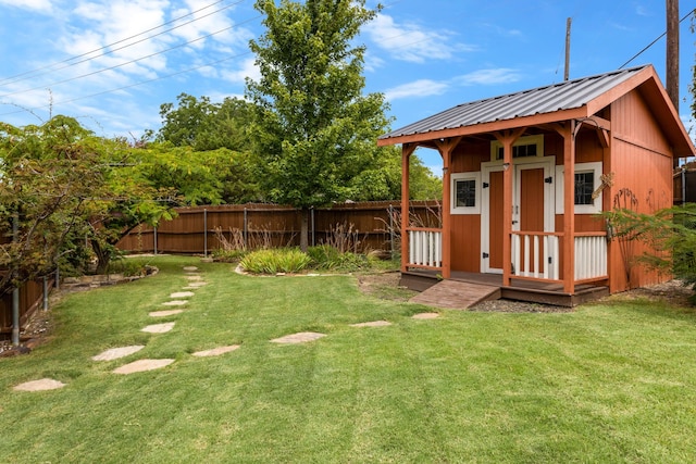 view of yard with a storage shed