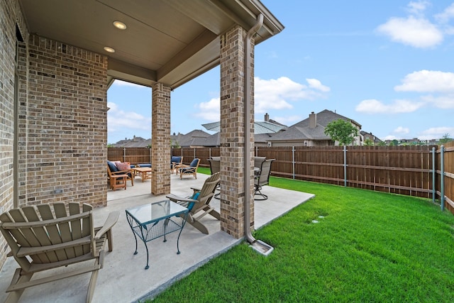 view of yard featuring a patio