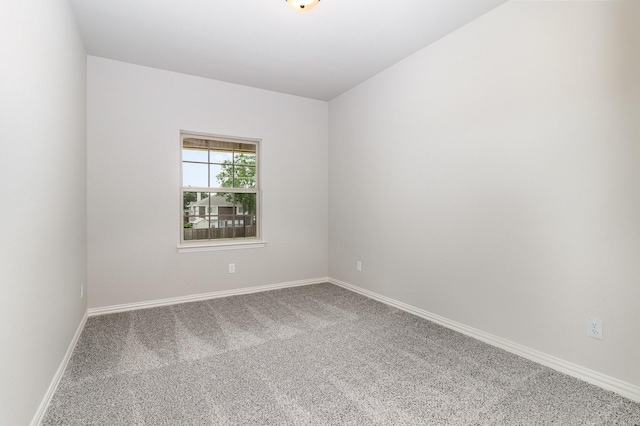 spare room with carpet flooring