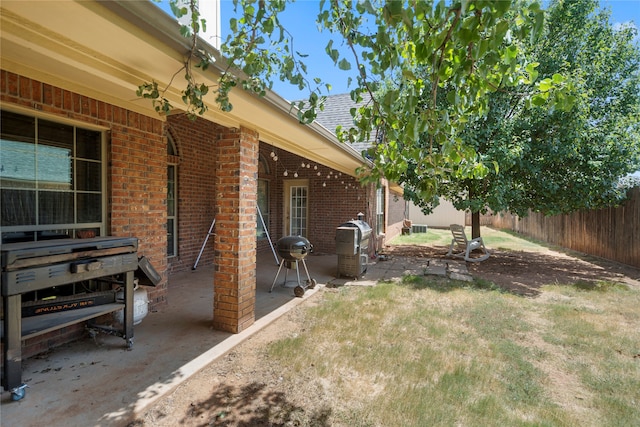 view of yard with a patio area