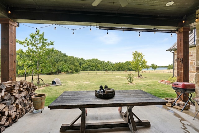 view of patio featuring grilling area and ceiling fan