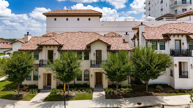 view of mediterranean / spanish home