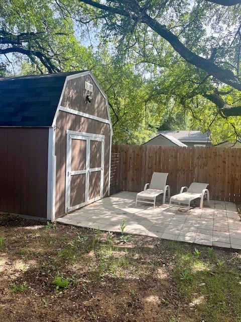 view of outbuilding