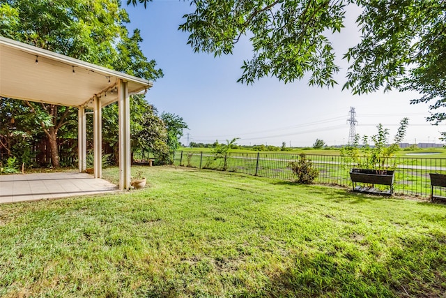 view of yard with a patio