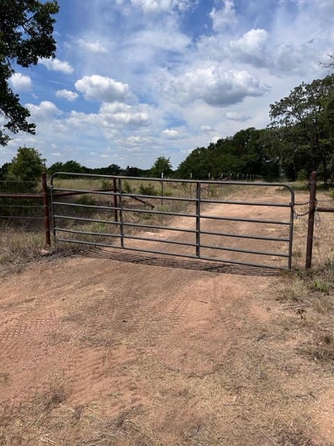 Listing photo 3 for TBD Pigg Rd, Bowie TX 76431