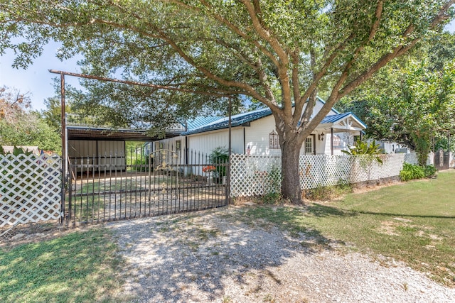 view of yard featuring a carport