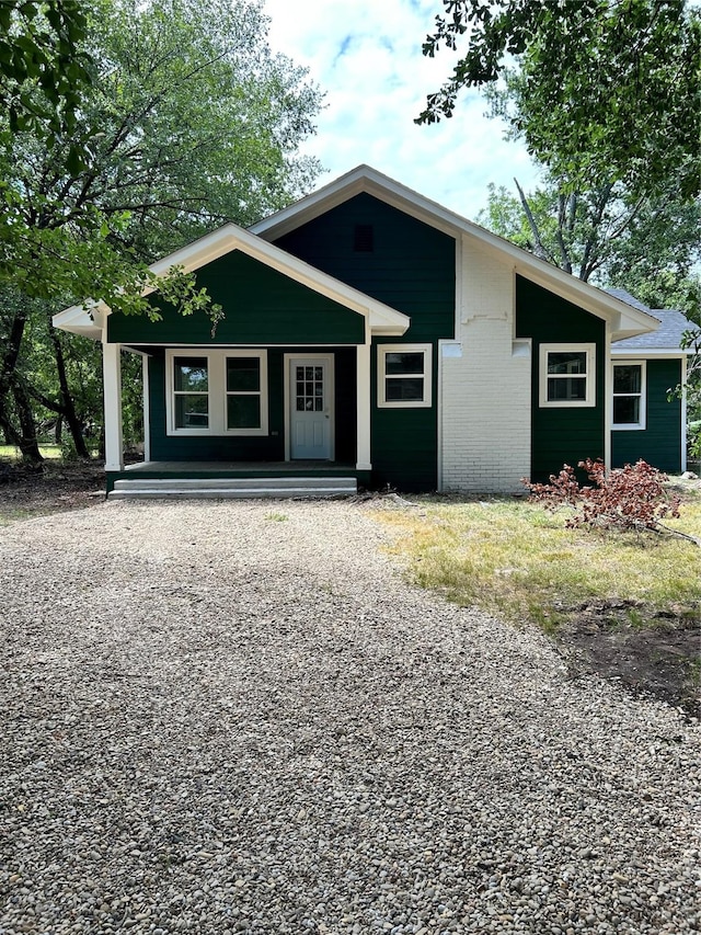 view of front of house featuring a porch