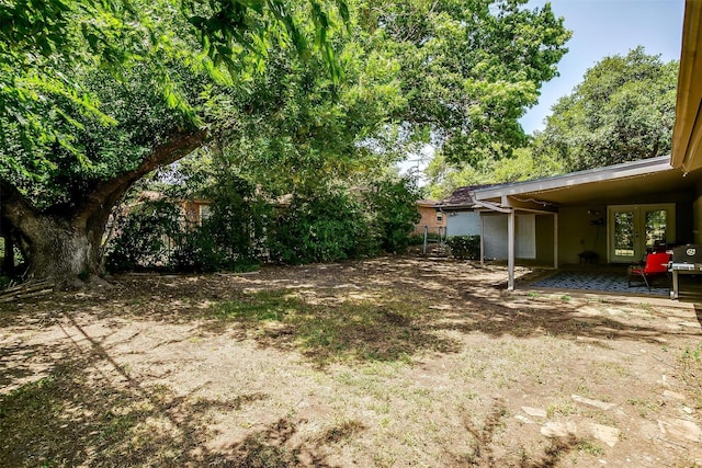 view of yard featuring a patio area