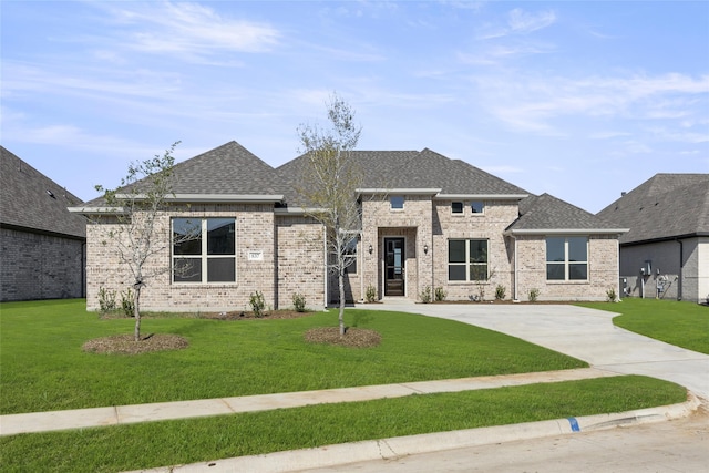 view of front of house with a front yard