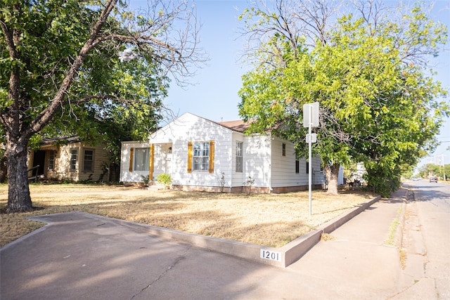 view of front of house