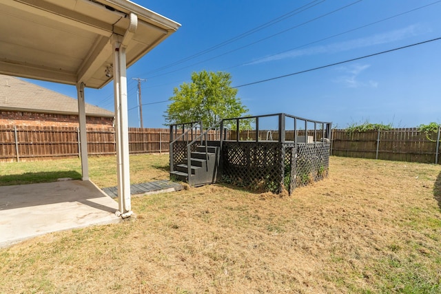 view of yard with a patio