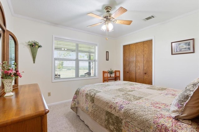 bedroom featuring light carpet, baseboards, visible vents, and crown molding