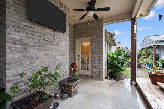 view of patio with ceiling fan