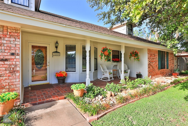 view of front facade featuring covered porch