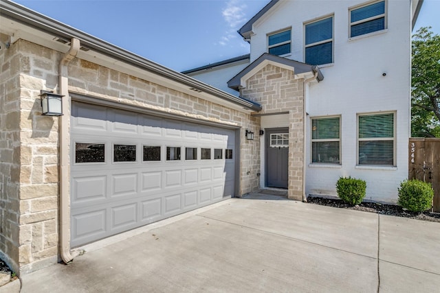 view of front facade featuring a garage