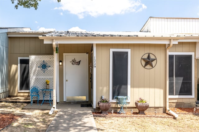 view of property entrance