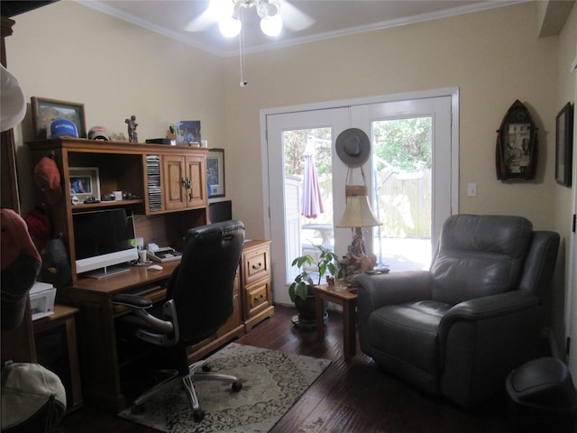 home office with dark wood-style floors, crown molding, and ceiling fan