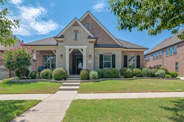 view of front facade with a front lawn