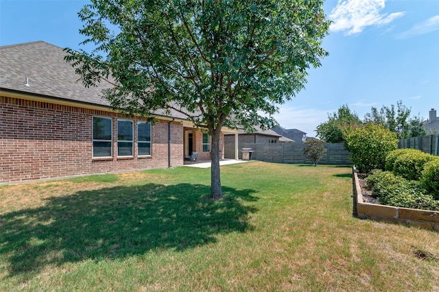 view of yard with a patio area