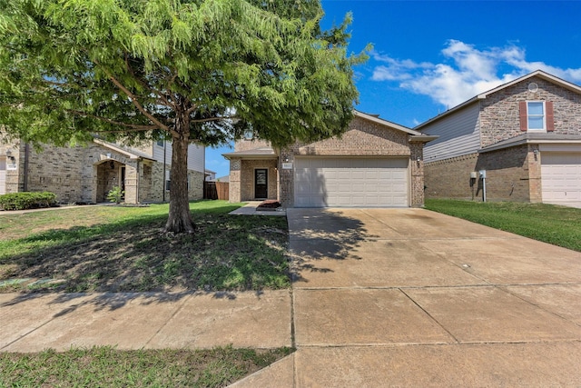 view of front of house featuring a front lawn