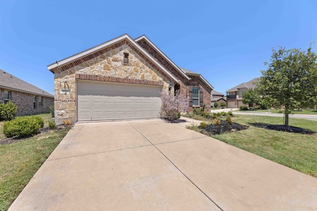 view of front of property with a front lawn