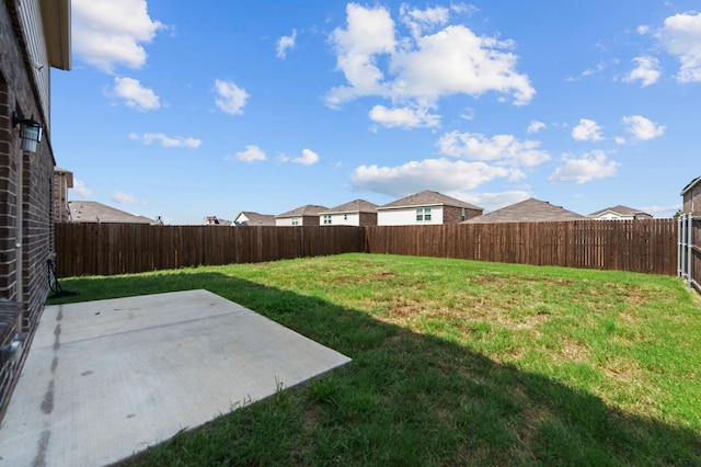 view of yard with a patio area