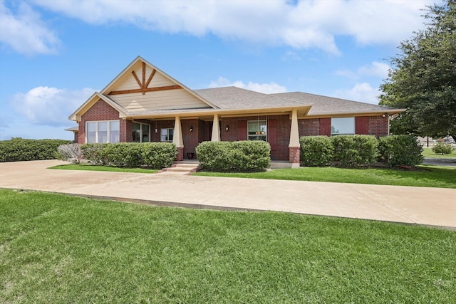 view of front of house with a front yard