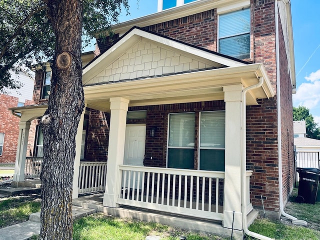 view of front of house featuring covered porch