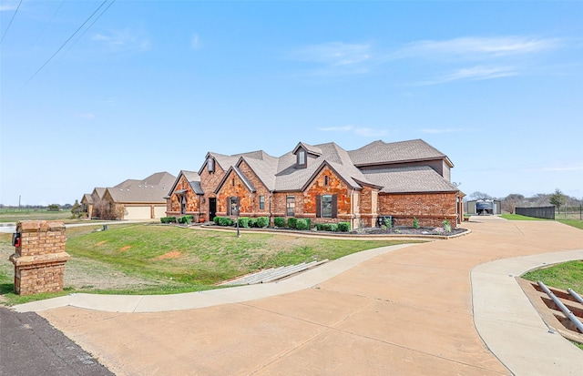 view of front of house featuring a front yard