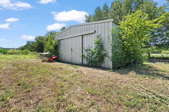 view of outbuilding