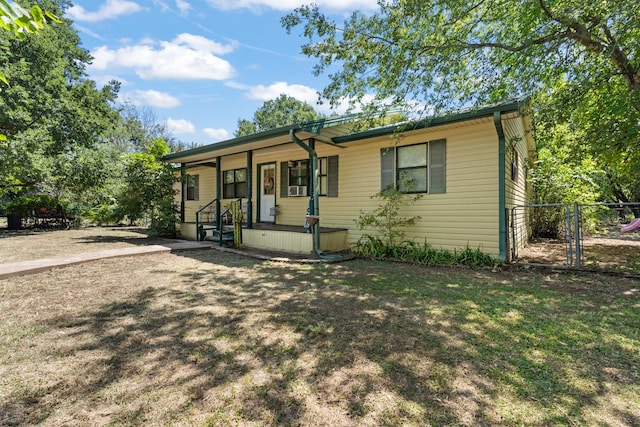 ranch-style house featuring covered porch