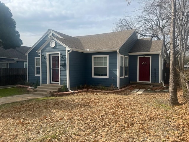 view of front of house featuring a front yard