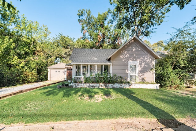 ranch-style home with a front yard