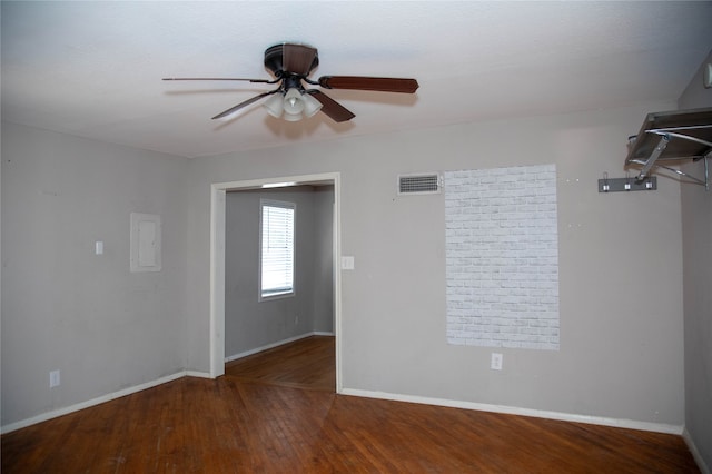 unfurnished room featuring ceiling fan and wood-type flooring