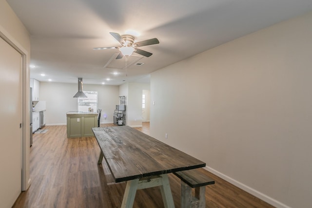 dining area with ceiling fan, recessed lighting, wood finished floors, and baseboards