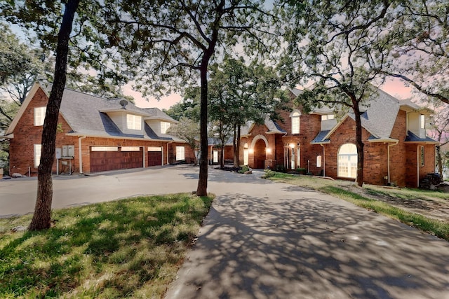 view of front facade featuring a garage