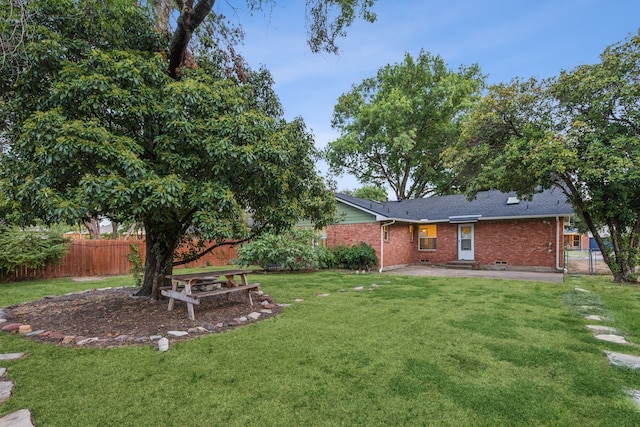 view of yard with a patio