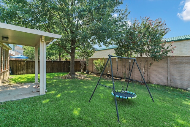 view of yard with a patio