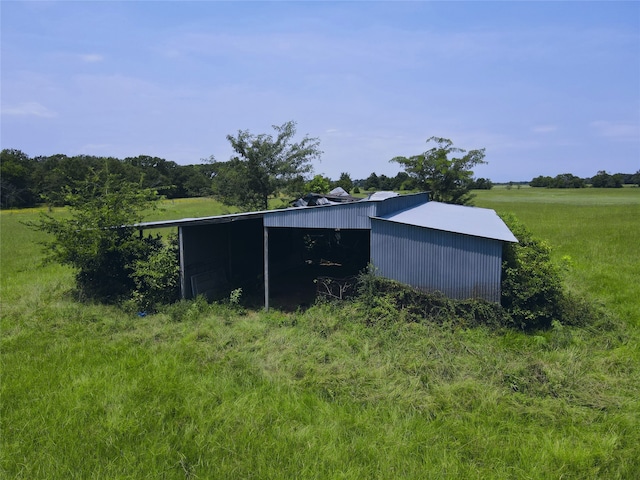 view of outdoor structure