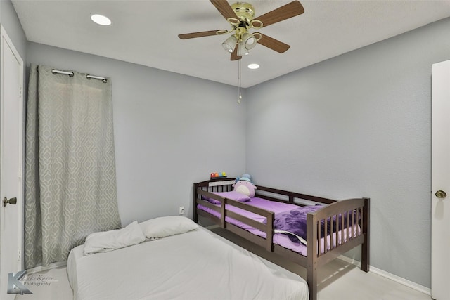 bedroom with ceiling fan