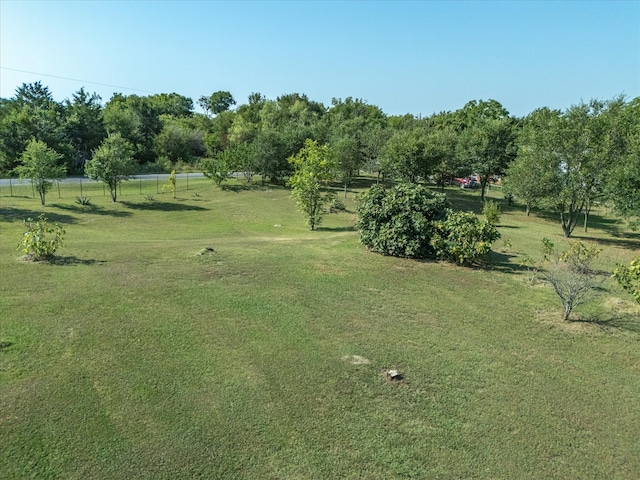 view of yard featuring a rural view